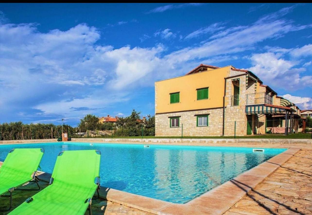 Tar-Vabriga Apartment Aleks מראה חיצוני תמונה
